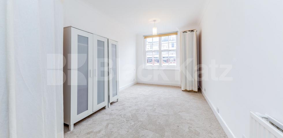 			PORTERED MANSION BLOCK!, 1 Bedroom, 1 bath, 1 reception Flat			 Grove End Road, ST JOHNS WOOD